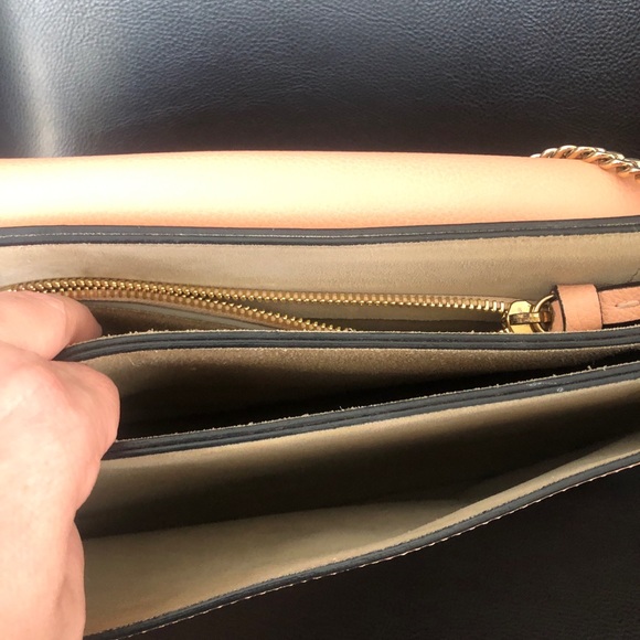 🌟SOLD🌟 CHLOE - Authentic Faye Medium Leather Bag - Picture 6 of 16